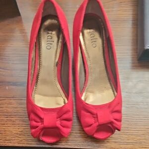 Rialto Women's Red Peep Toe Heels